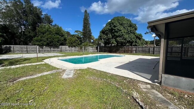 Building Photo - 496 Poinciana Dr