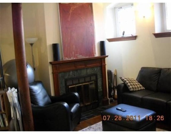Primary Photo - 120 Norway St