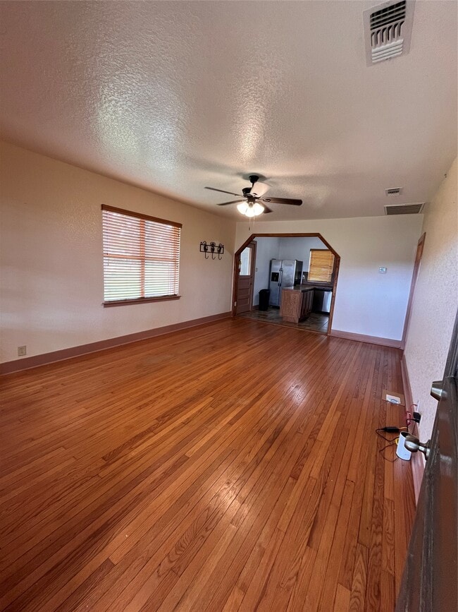 Building Photo - 1527 Boling Dome Dr