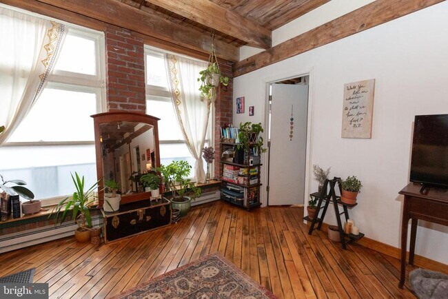 Building Photo - 122 Chestnut St