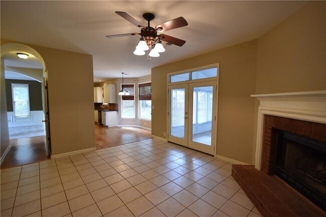 Building Photo - 629 Overhill Dr