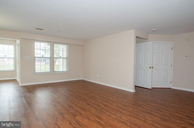 Building Photo - 7526 Coxton Ct