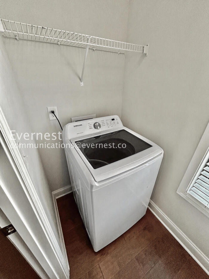 Building Photo - 3845 Valley View Ct