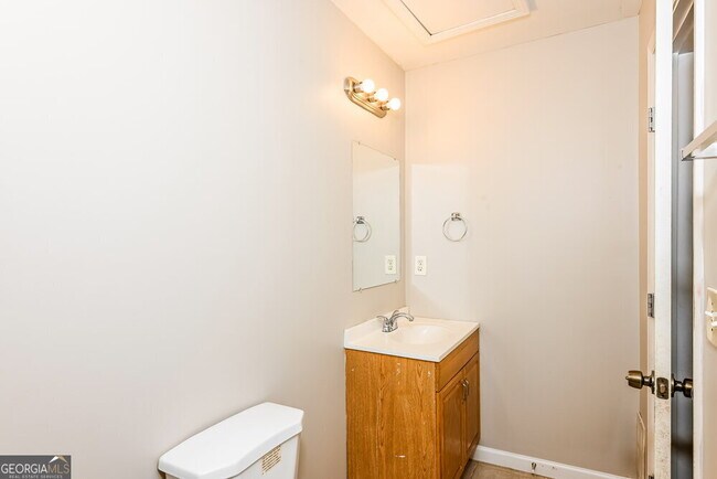 Building Photo - 5509 Joeclay Dr