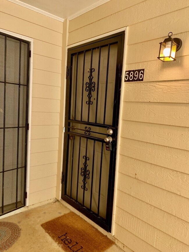 Building Photo - JUST REDUCED...UNDER $1400!!-3 Bed/2 Bath Duplex With Attached Garage in Lovely College Park!