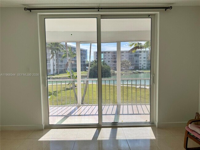 Building Photo - 2855 Leonard Dr