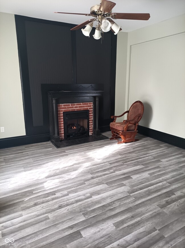 Building Photo - 404 W North St