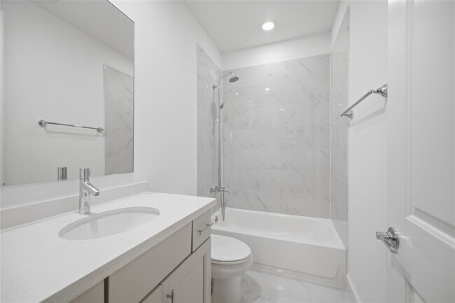 Building Photo - 707 Bringhurst St