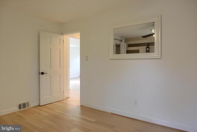 Building Photo - 2400 Linglestown Rd