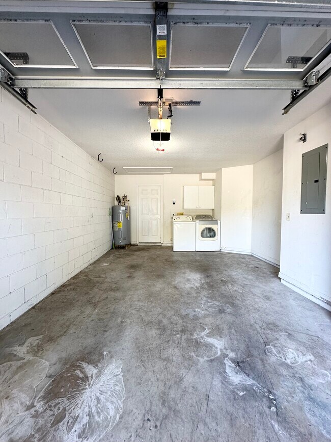 Building Photo - 804 E South St