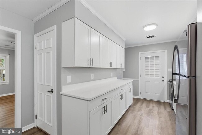 Building Photo - 130 Cox Rd