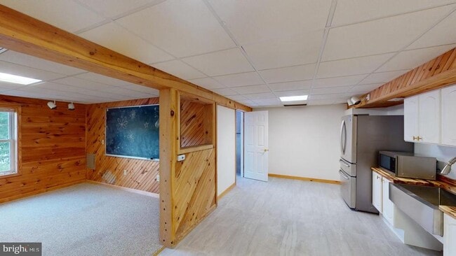 Building Photo - 202 Lakeside Loop