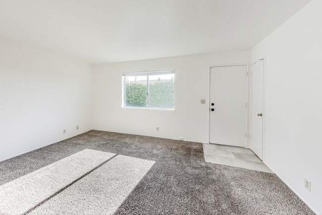 Building Photo - Spacious 2 Bed 1 Bath in San Leandro!