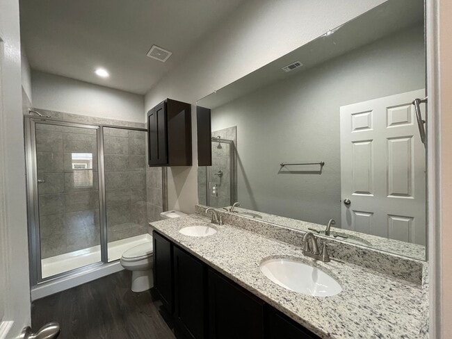 Building Photo - Townhome for rent