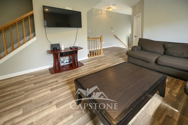 Building Photo - 236 Warren St