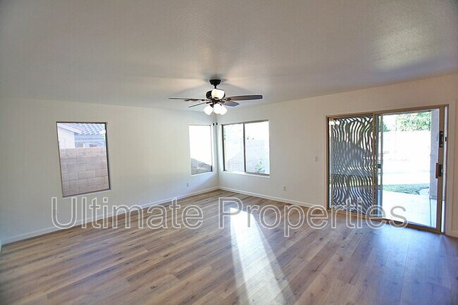 Building Photo - 20920 N 67th Dr