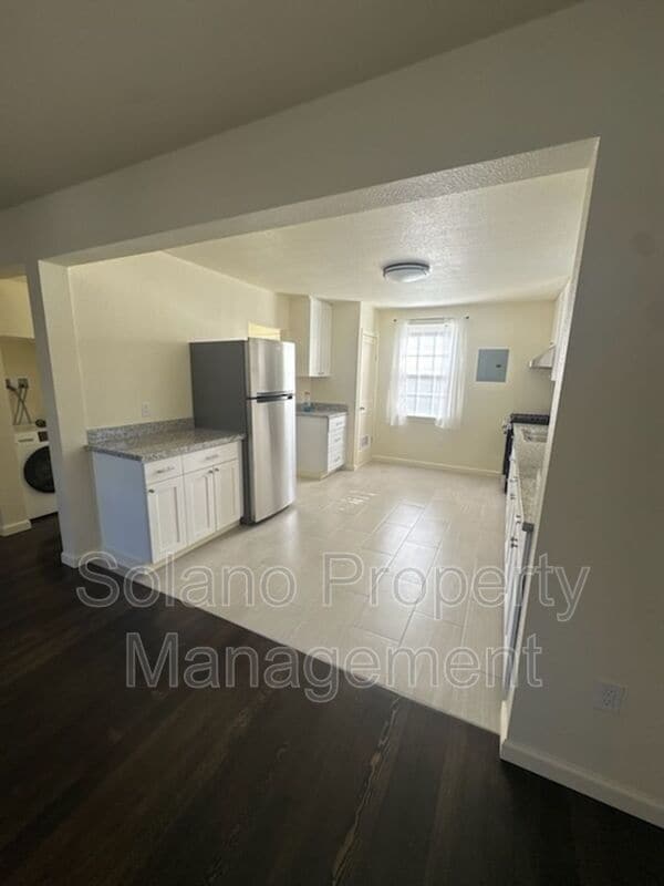 Building Photo - 132 Calhoun St