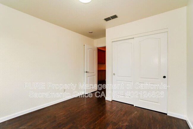 Building Photo - 2011 Misty Meadow Dr