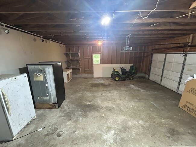 Building Photo - 385 N Lakeshore Dr