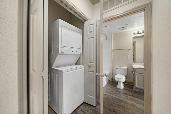 Building Photo - Move-In Specials You’ll Love!