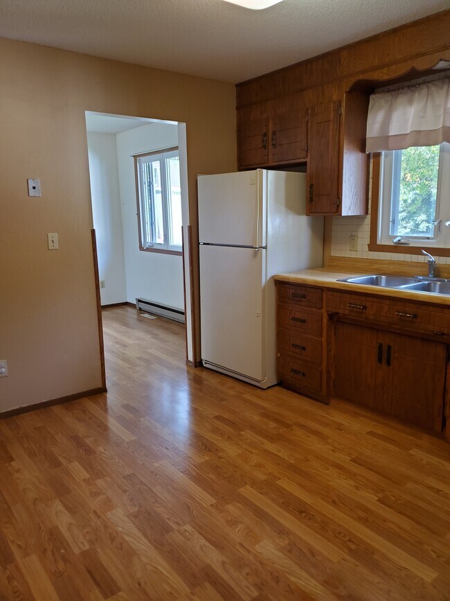 Kitchen - 1320 35th Ave S