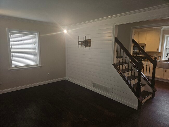 Building Photo - 21 Howard Rd