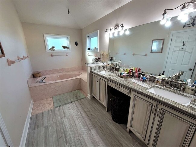Building Photo - 481 Autumn Trail Cove