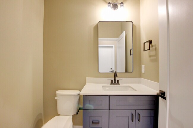 Building Photo - 102 Rosenwald St