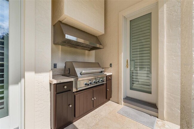 Building Photo - 9701 Lake Isleworth Ct