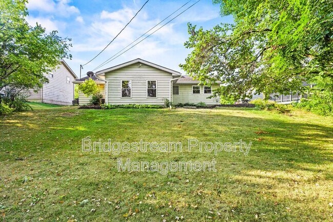 Building Photo - 924 Tradewind Dr