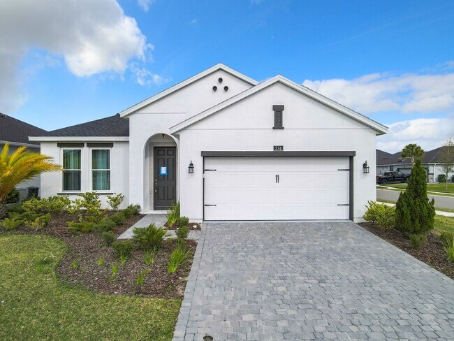 Primary Photo - Spacious 4-bedroom, 2-bath House