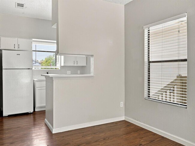 Building Photo - 9507 Kempler Dr