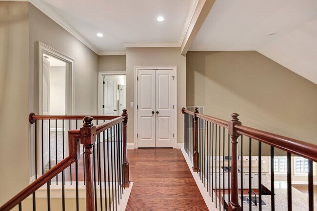 Building Photo - Elevated Home in The Club at Legends Oaks Plantation