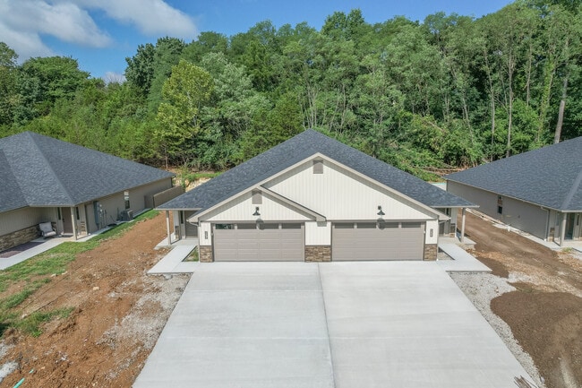 Building Photo - 824 El Dorado Dr
