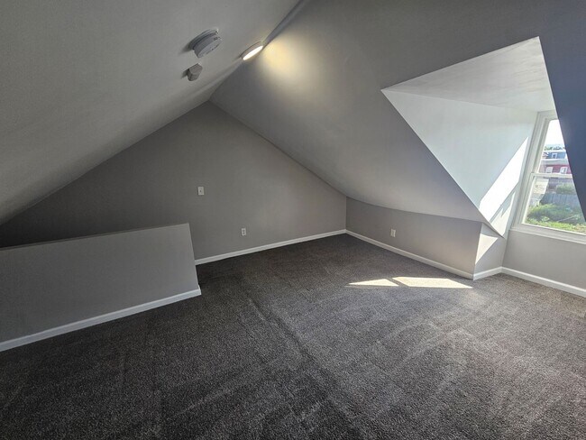 Building Photo - 46 N Hartley St