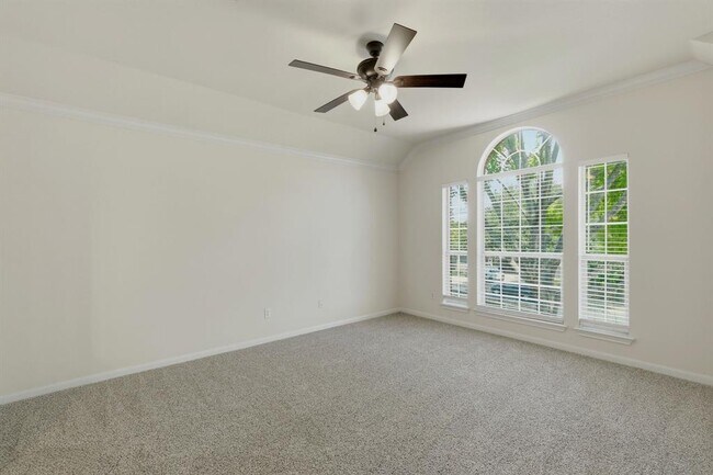 Building Photo - 2033 Creole Dr