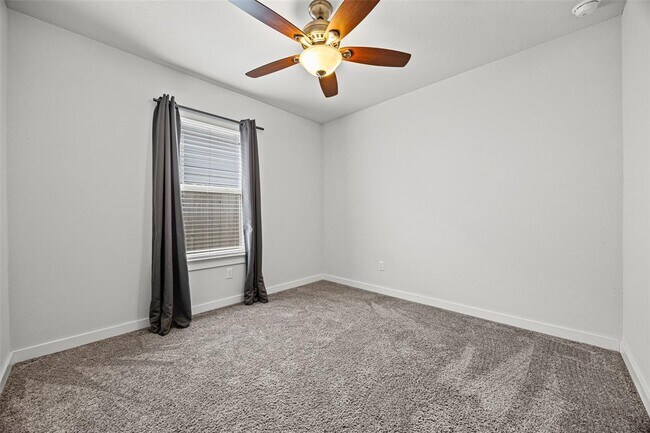 Building Photo - 5800 Marostica Ln