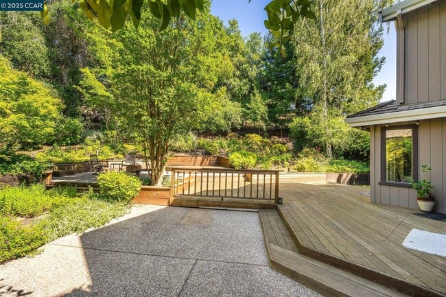 Building Photo - 3057 Deer Meadow Dr