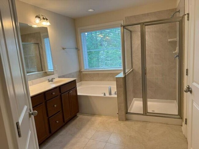 Building Photo - 2460 Pecan Ridge Way