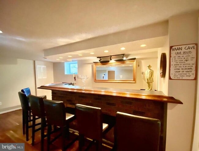 Building Photo - 6201 Hillview Ave