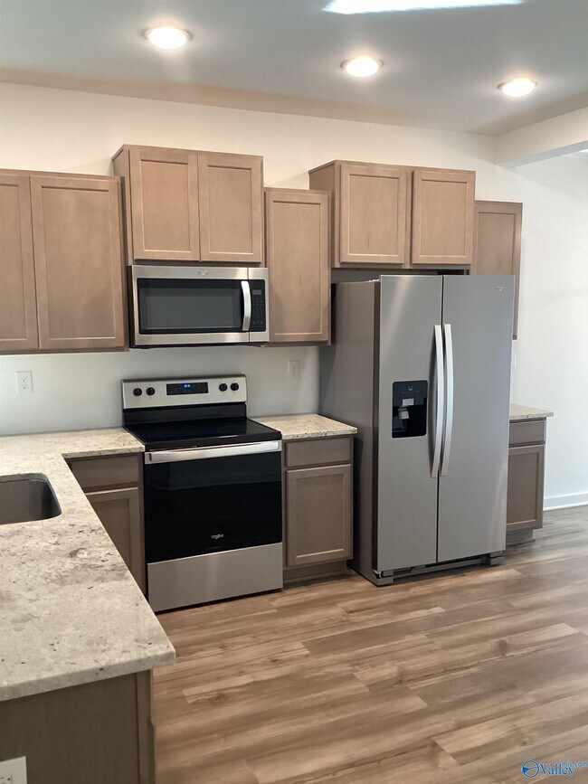 Building Photo - 3220 Spool Ln SW