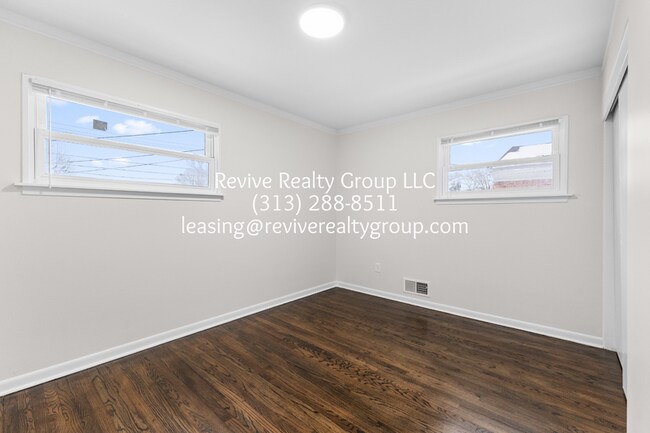 Building Photo - 7515 Trafalgar St