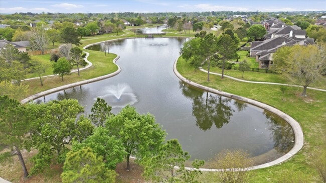 Building Photo - 17915 Quiet Loch Ln