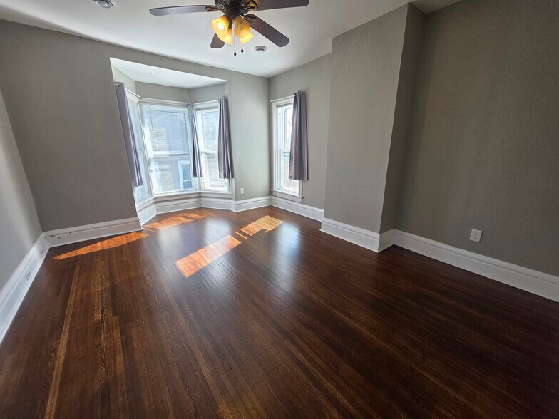 Building Photo - 701 Wilson St