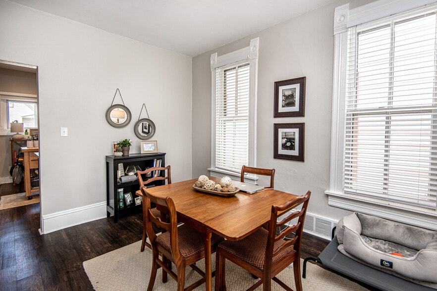 Building Photo - 1014 E Pearson St