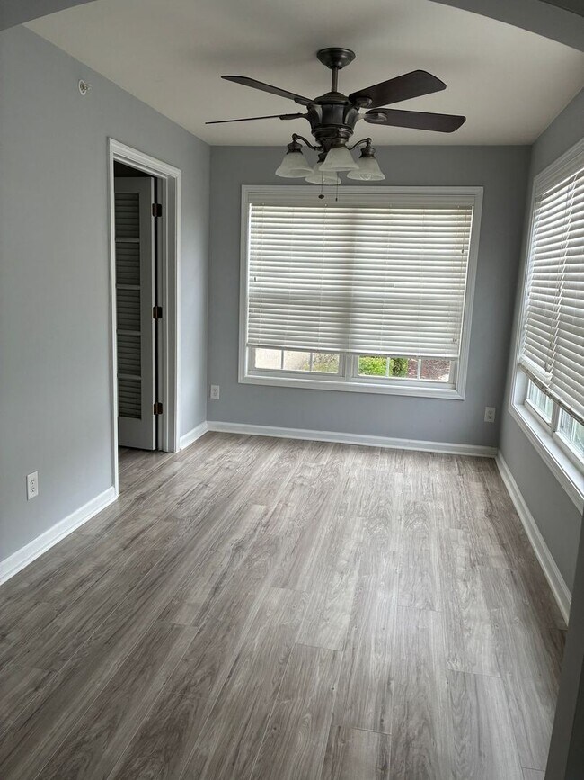 Building Photo - 120 Veranda Way