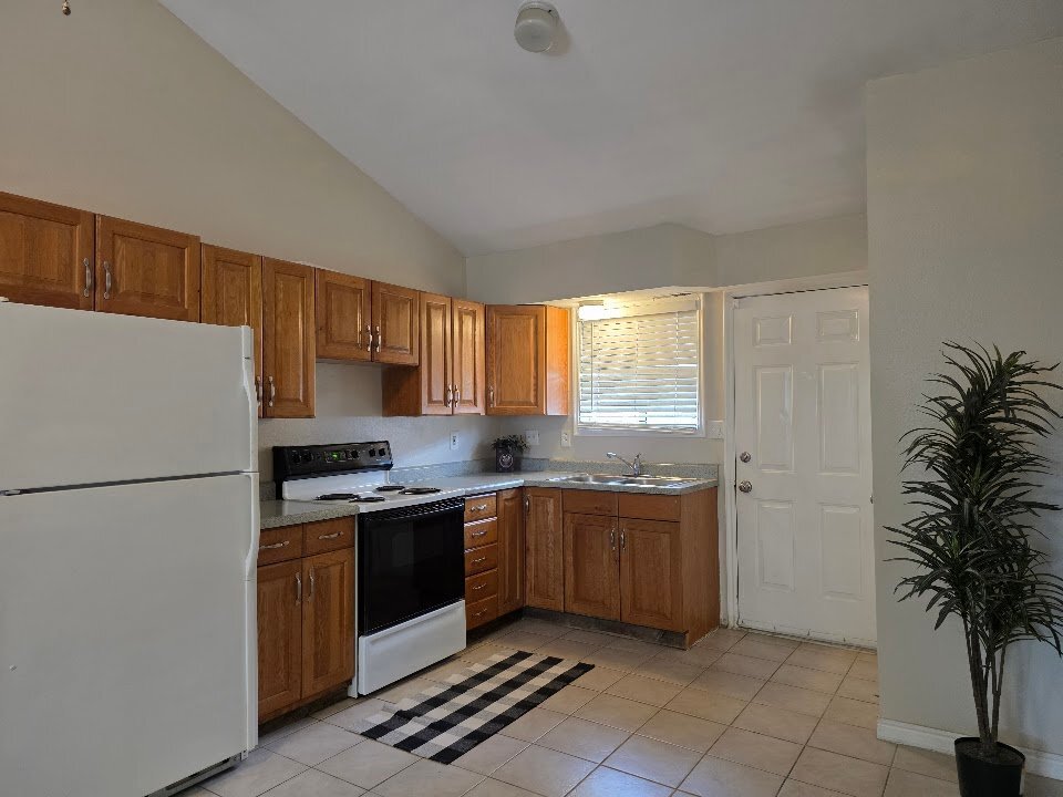 Building Photo - 1521 W 900 S