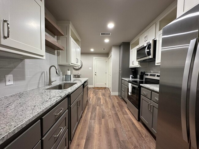 Building Photo - 9712 Memphis Ave