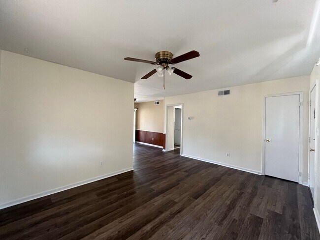 Building Photo - New On the Market!