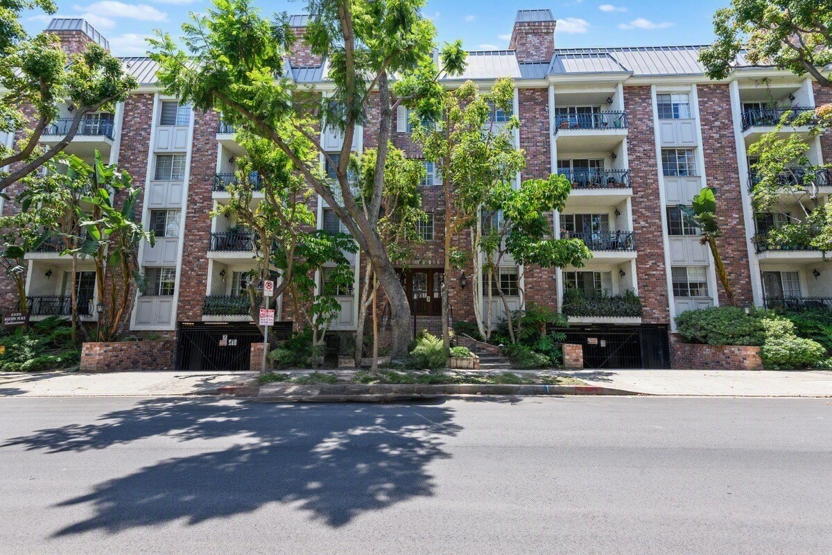Building Photo - 1375 Kelton Ave